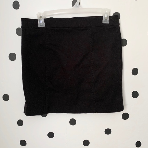 🔥30%OFF🔥EUC FOREVER21 BLACK BUTTON SKIRT L - Picture 3 of 6